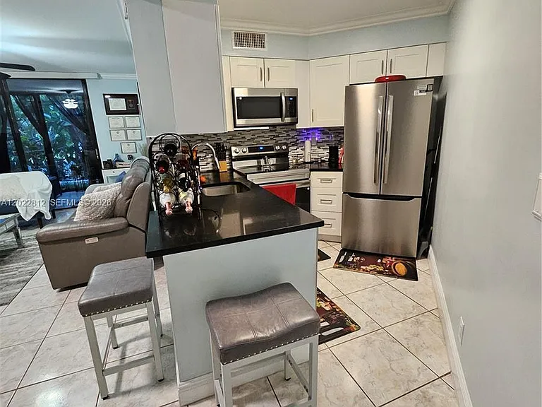 212 Lake Pointe Dr #113 — Photo 11