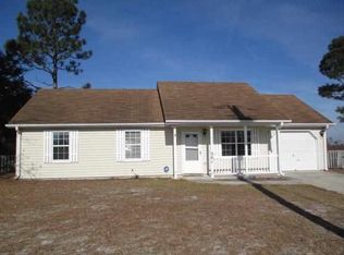 301 Crown Point Rd, Hubert, NC 28539