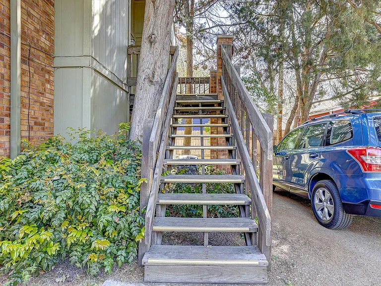 821 W Resseguie St #1 — Photo 30