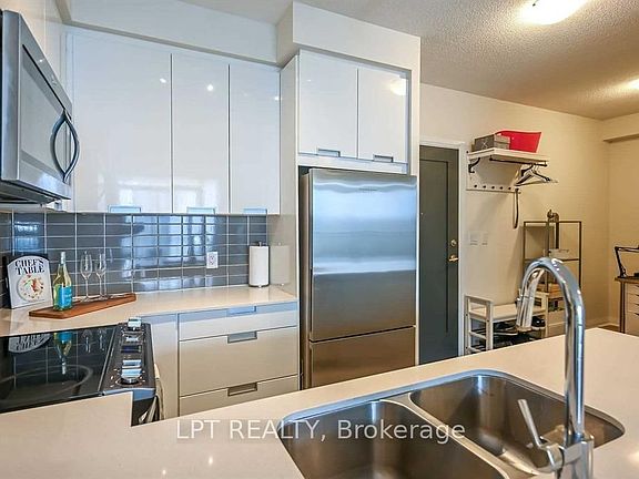 5th image of 5025 Four Springs Ave #1305