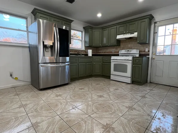 (undisclosed Address), Brentwood, NY 11717