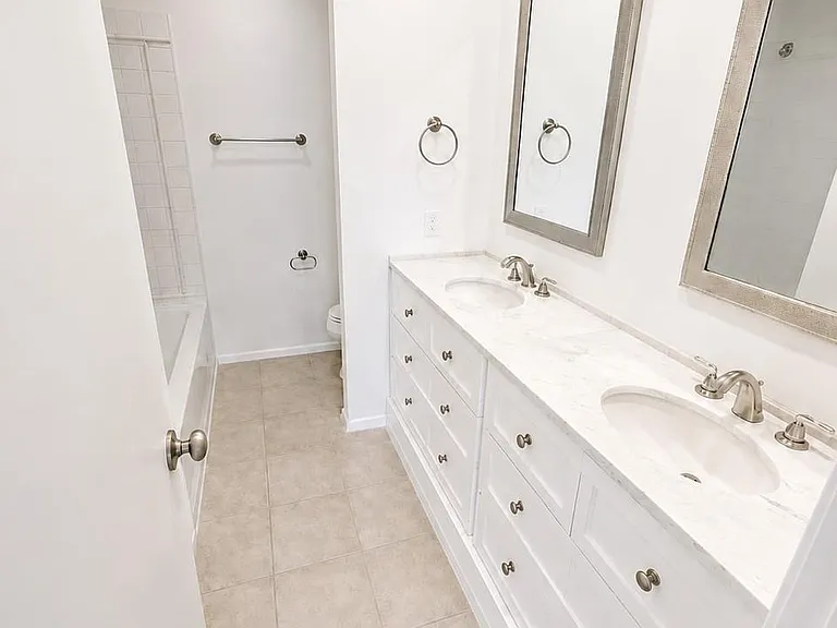 2170 Pilgrims Point Dr — Photo 8