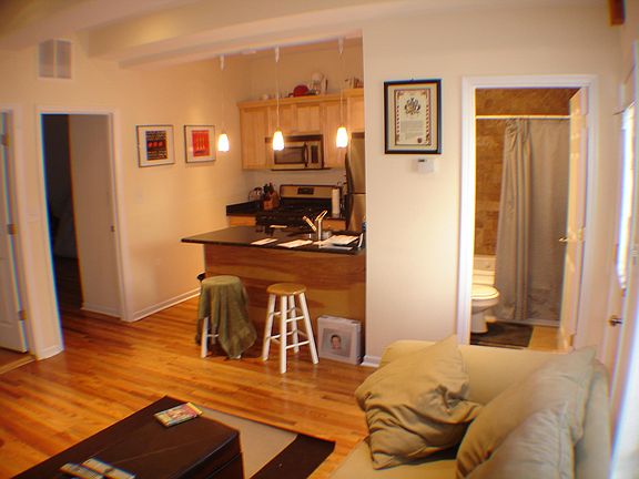 3rd image of 1515 W Nelson St #1-CH