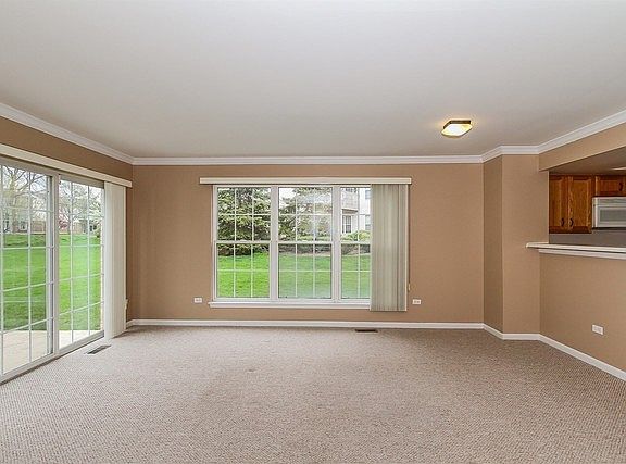 4th image of 1786 Grove Ave