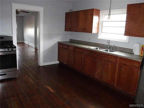 4th image of 66 Haller Ave