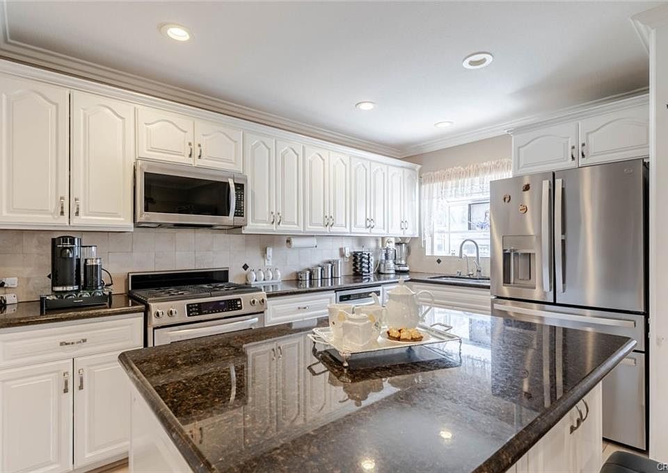 1st image of 3302 Paraiso Way