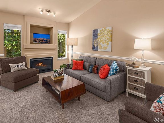 3rd image of 25235 SE Klahanie Blvd APT C302