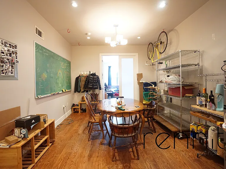 914 Hart St #1R — Photo 1