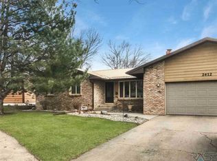 2412 S Mariana Ct, Sioux Falls, SD 57103