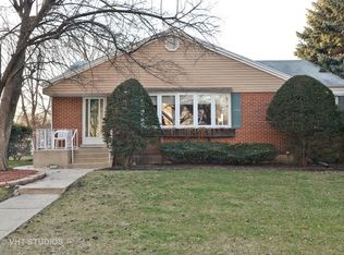 240 Nora Ave, Glenview, IL 60025