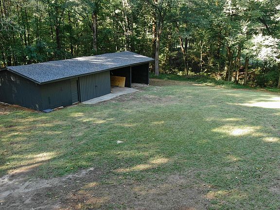 3rd image of 194 Adams Rd