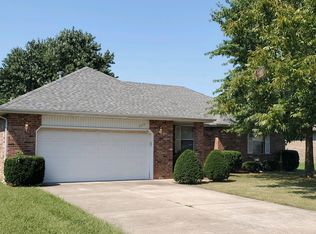 705 S Redwood Ct, Nixa, MO 65714