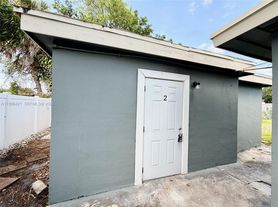 5903 SW 26th Ter, Hollywood, FL