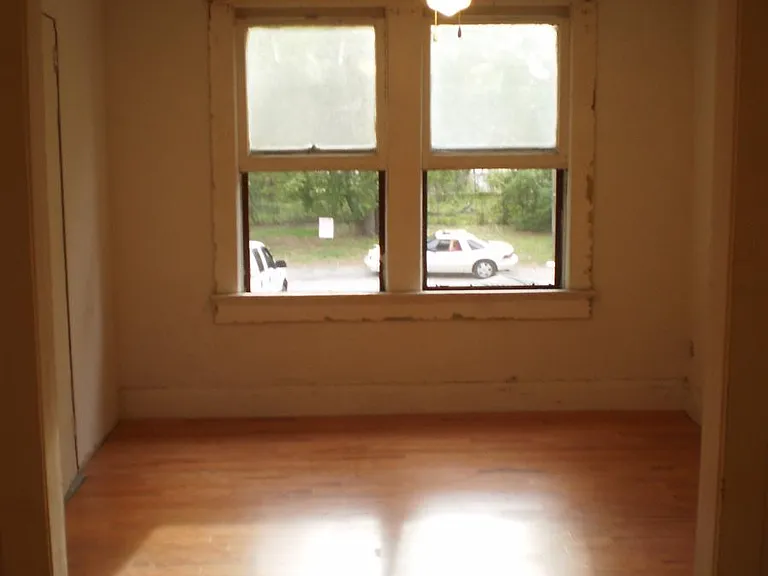 6907 N Navin Ave #3 — Photo 3