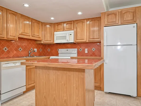 102 Coventry E #102, West Palm Beach, FL 33417