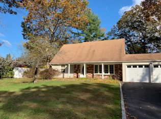 21 Perigee Dr, Stony Brook, NY