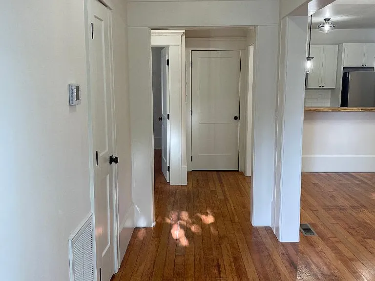 5601 Genoa St — Photo 4