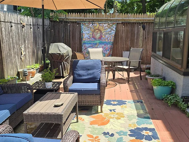 24 Anderson Ave — Photo 15