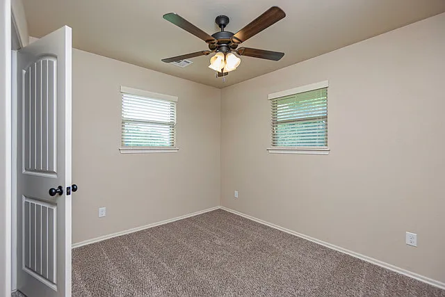 741 N Dallas Ave — Photo 19