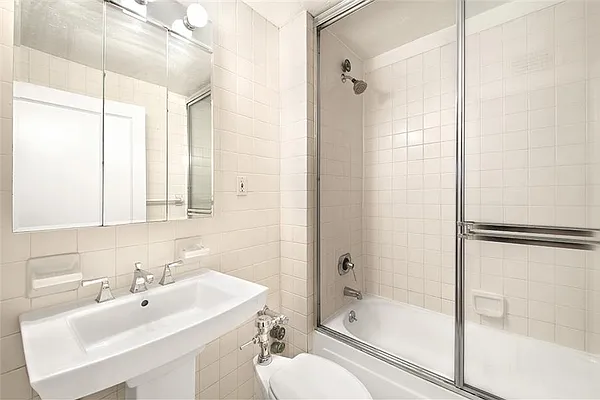 Sold by Warburg | media 11