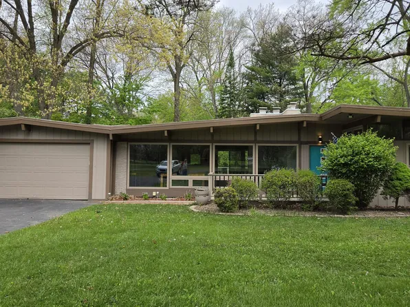 32619 Greenland Ct, Livonia, MI 48154