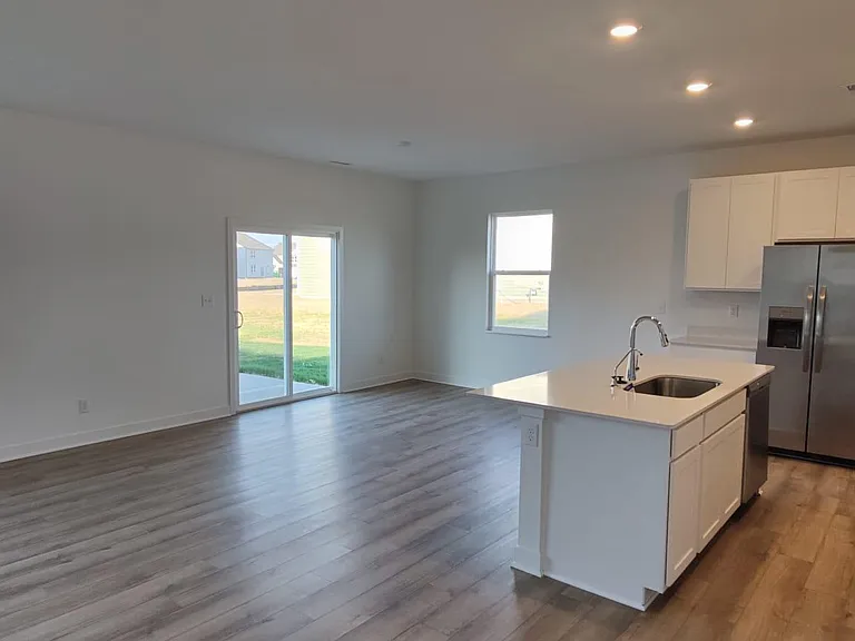 2209 Dixon Creek Dr — Photo 14