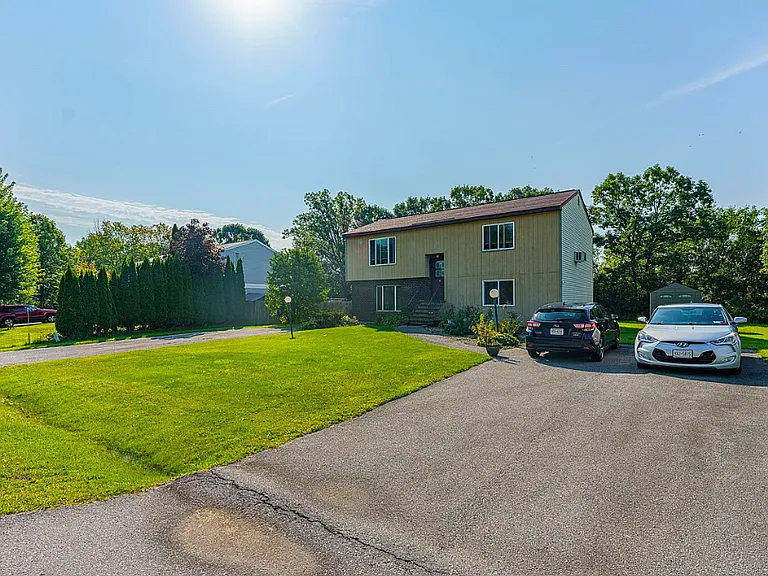 44 Suncrest Dr #2 — Photo 1
