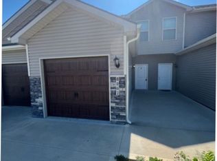 8062 SW 4th St, Blue Springs, MO 64014