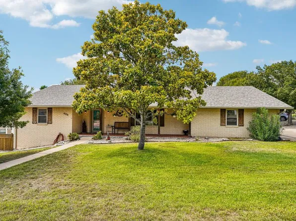806 Alamo Dr, Kerrville, TX 78028