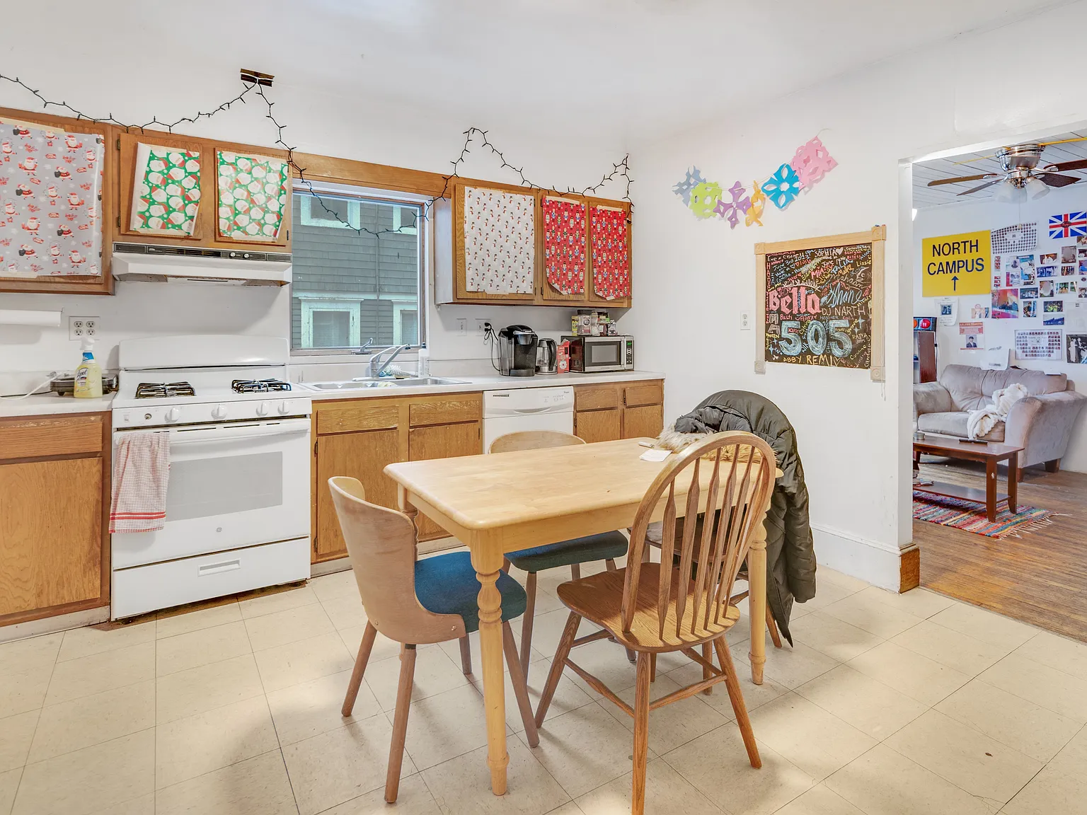 3 bed, 1200 sqft, $1,000 — Photo 1