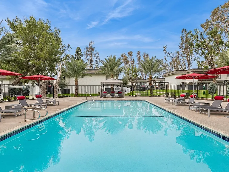 Monte Vista Apartment Homes — Photo 7