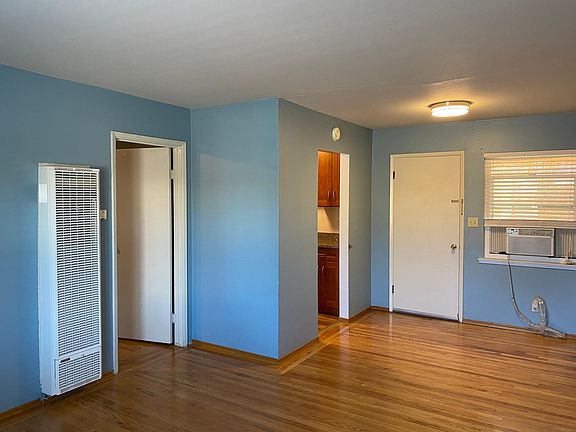3rd image of 20556 Sunrise Dr APT B