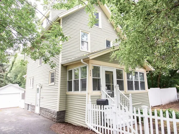 305 Ballantyne Rd, Syracuse, NY 13205