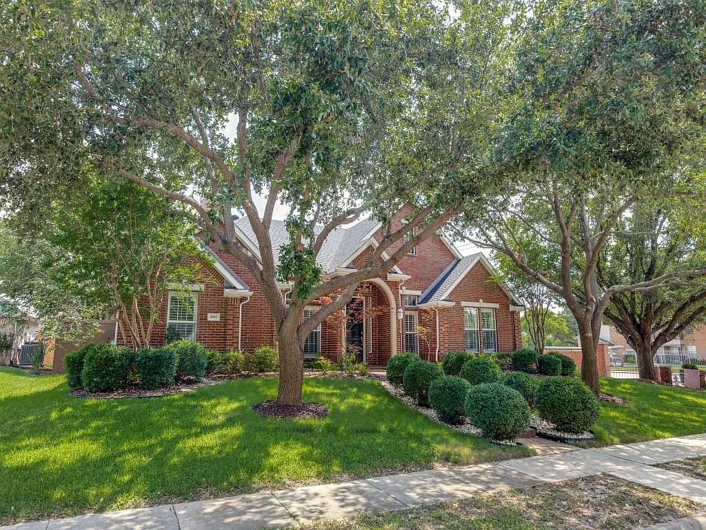 4 bed, 4.0 bath, 3417 sqft, $4,000 — Photo 2