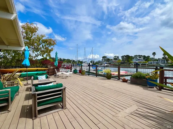 40 Porto Bello Drive, San Rafael, CA 94901