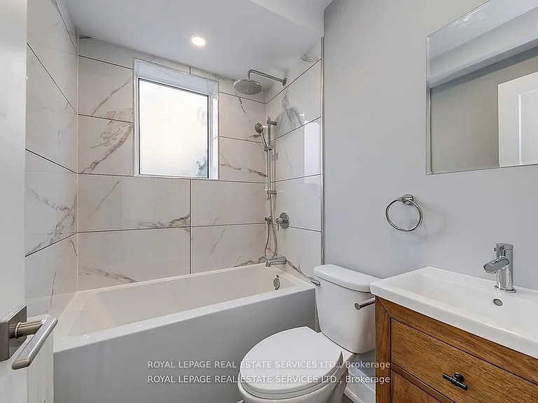 320 Lakeshore Rd W #2 — Photo 12