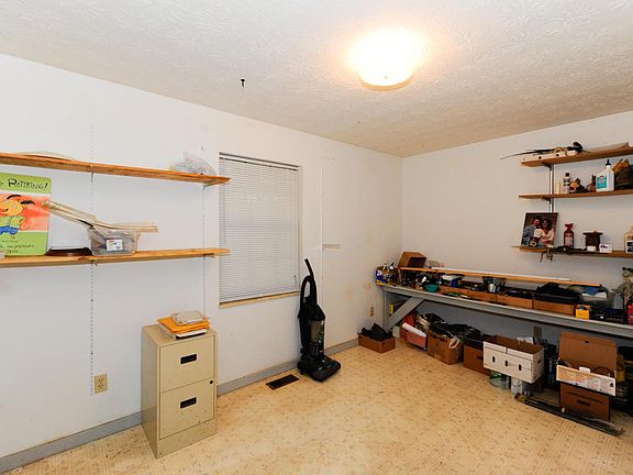 5th image of 203 Doris Ln
