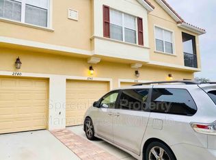 2742 Oakwater Dr, Kissimmee, FL 34747