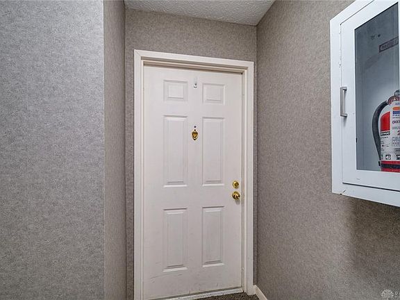 4th image of 1510 Lake Pointe Way #15106