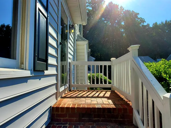 4132 Kaplan Dr, Raleigh, NC 27606