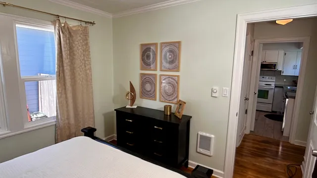 2104 Columbia St — Photo 10