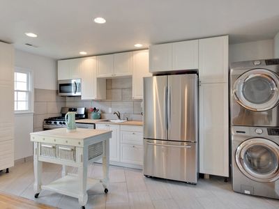 2420 Barracks Pl APT 4, Charlottesville, VA, 22901