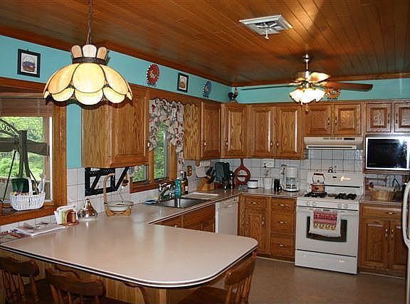Updated With Formal Dining Room With Walkout To Newer Deck 