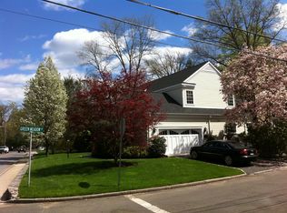 889 Orienta Ave, Mamaroneck, NY 10543
