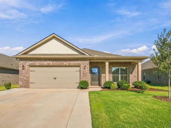 14824 Demarie Ln, Athens, AL 35613