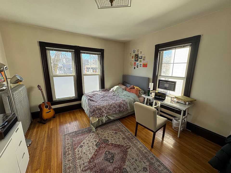 1st image of 211 Holland St #3