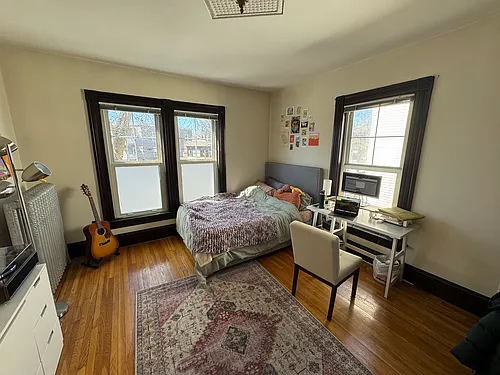 211 Holland St Photo 1