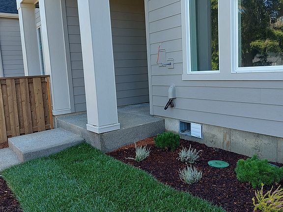 2nd image of 5887 SE Powell Valley