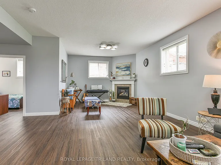 41 Owen Ct — Photo 29