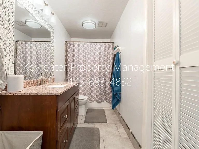301 SE 34th St — Photo 13